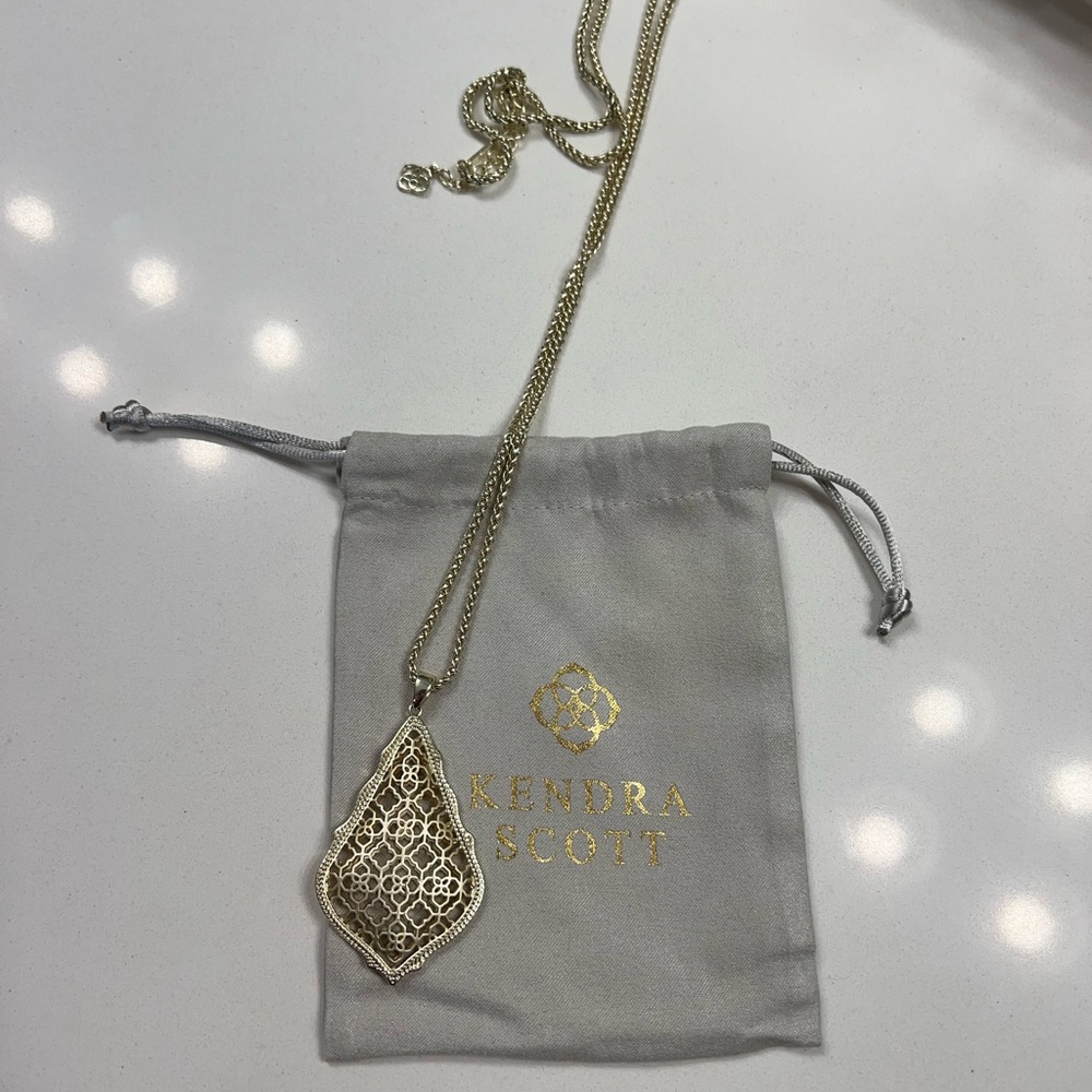 Kendra Scott good necklace